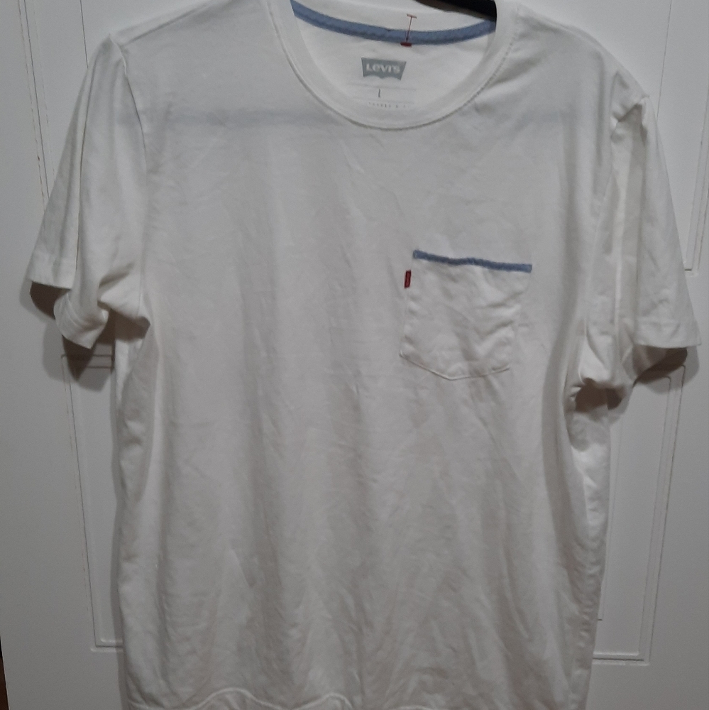 Levis tee